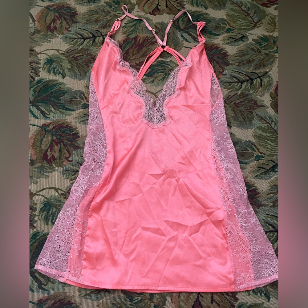 victoria’s secret pink lace nighty